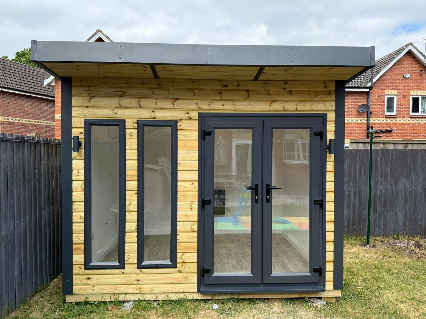 Monarch Garden Room - 16mm Loglap Cladding