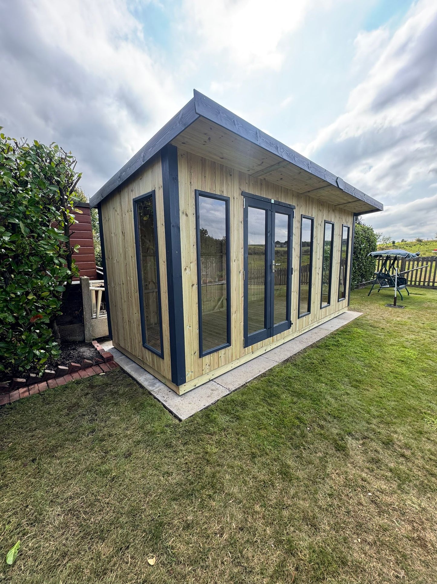 Vertically Cladded - Contemporary Royal Pent  - 12mm Vertical Cladding
