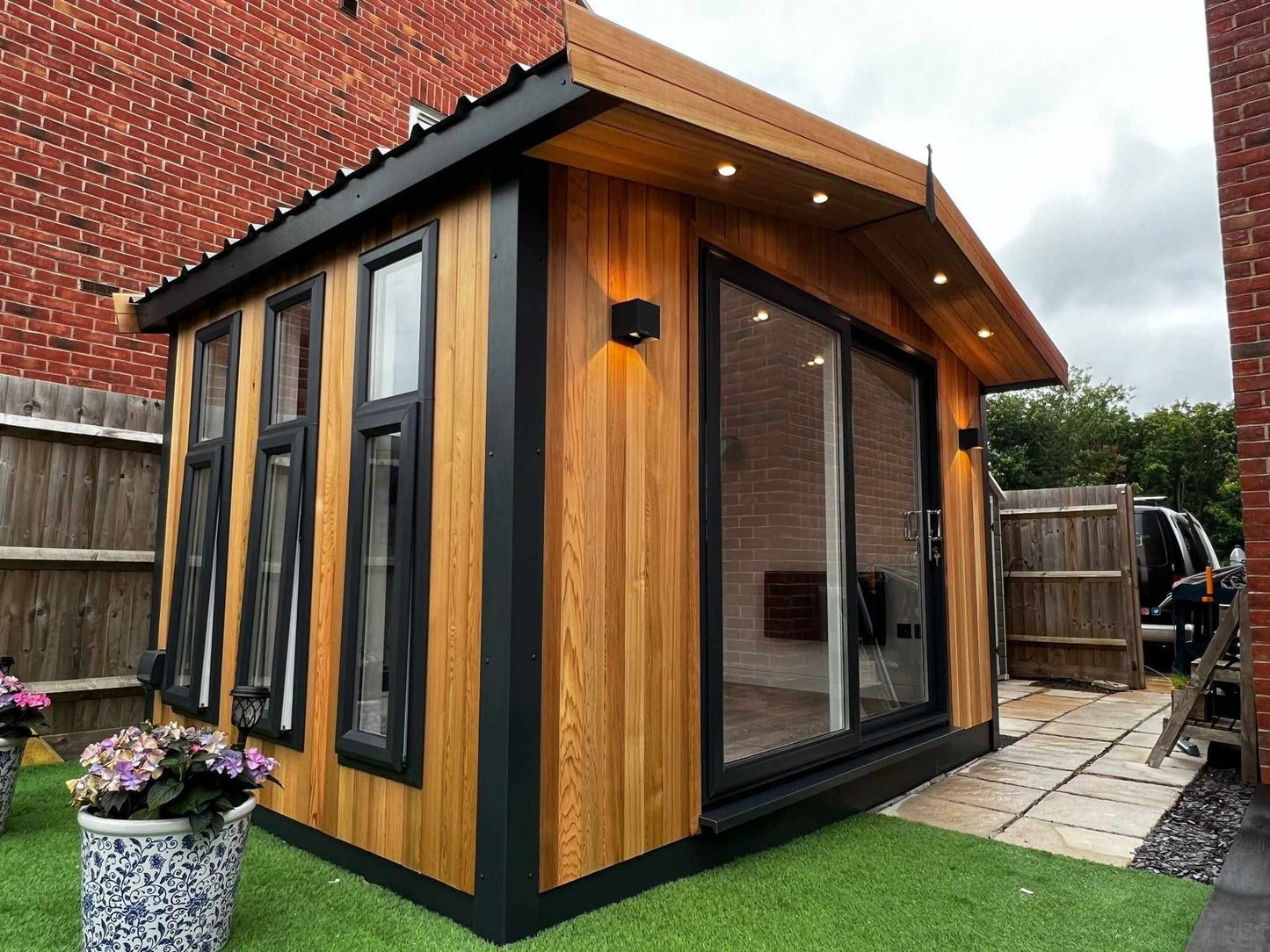 Uberhaus - Apex Style Roof w/metal roof