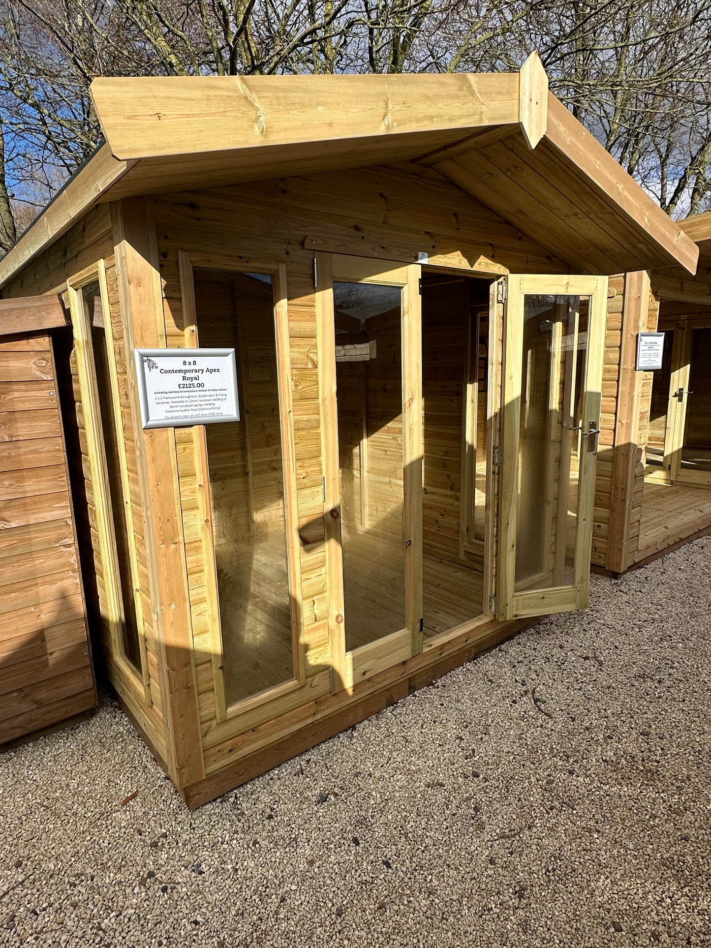 Contemporary Royal Apex Summer House - 16mm Loglap Cladding