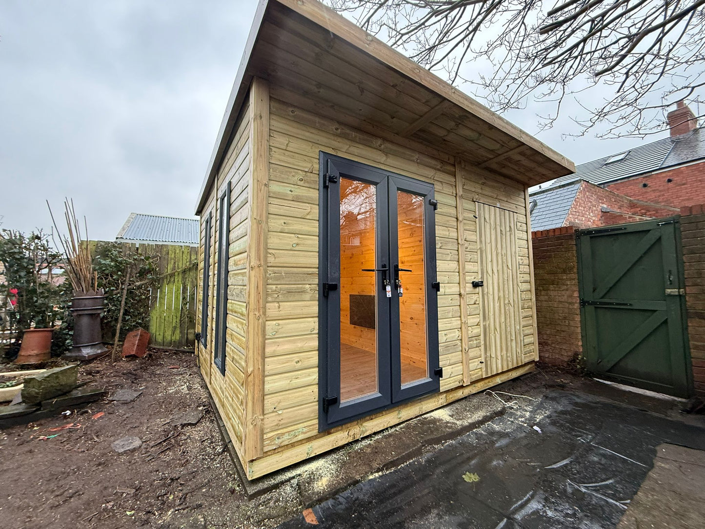 Monarch Combi Garden Room - 16mm Loglap Cladding