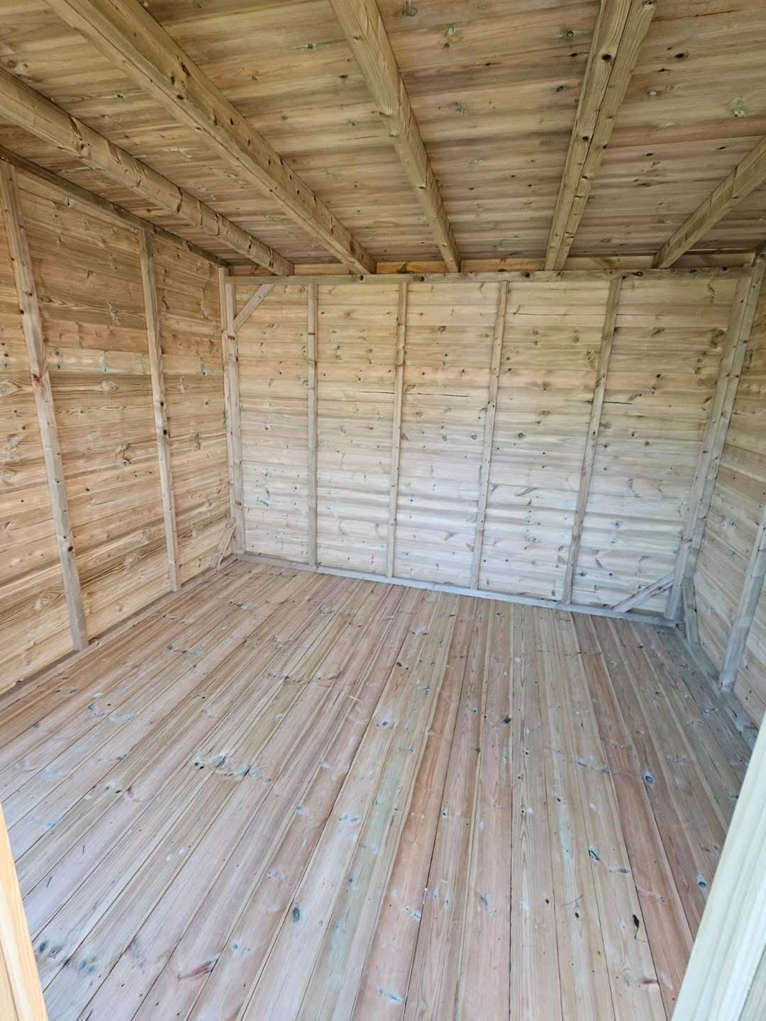Contemporary Royal Shed Combi - 16mm Loglap Cladding