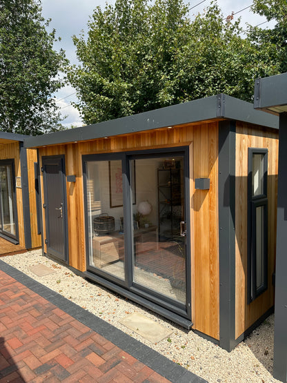 Uberhaus Combi - Pent Style Roof