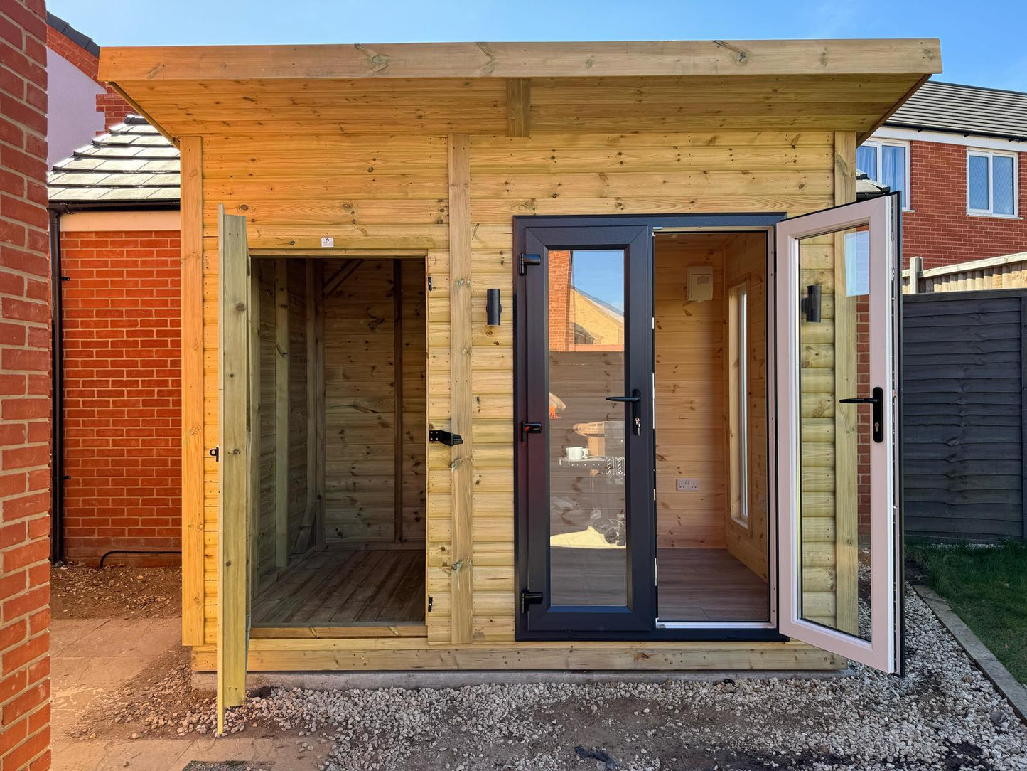 Monarch Combi Garden Room - 16mm Loglap Cladding