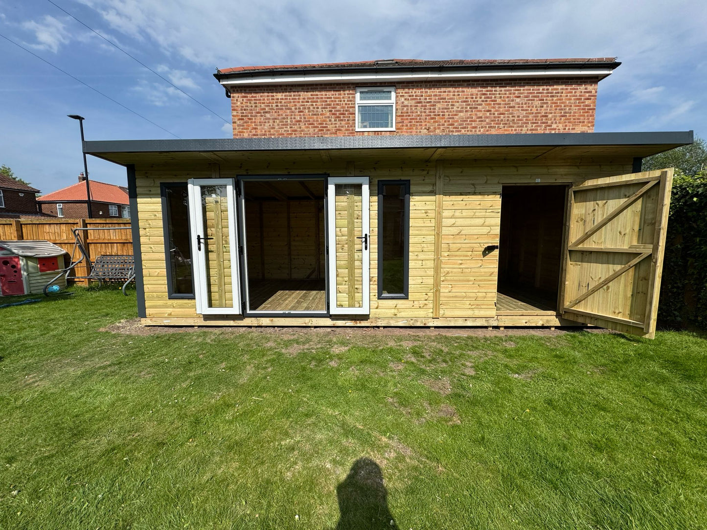 Monarch Combi Garden Room - 16mm Loglap Cladding