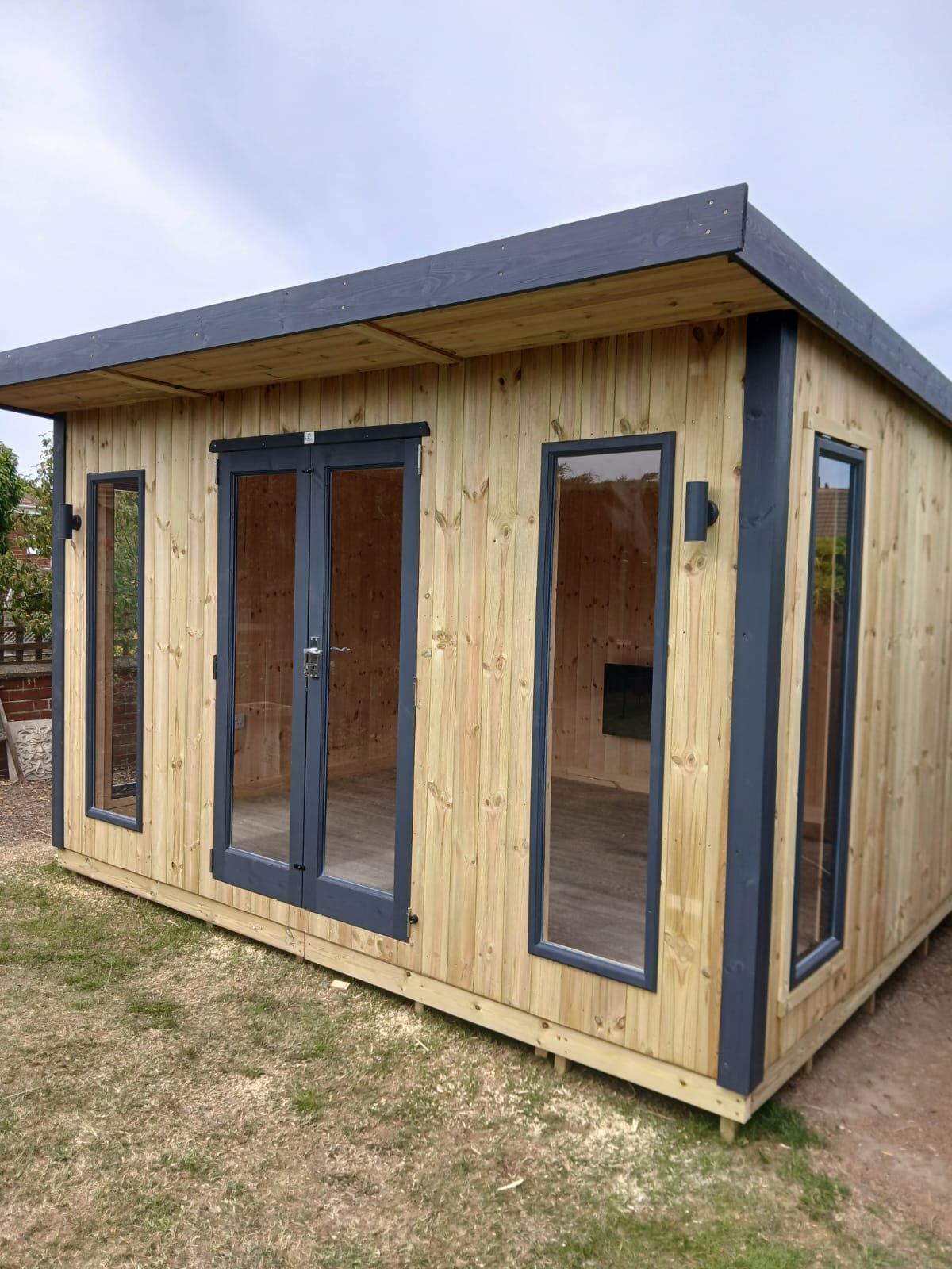 Vertically Cladded - Contemporary Royal Pent  - 12mm Vertical Cladding