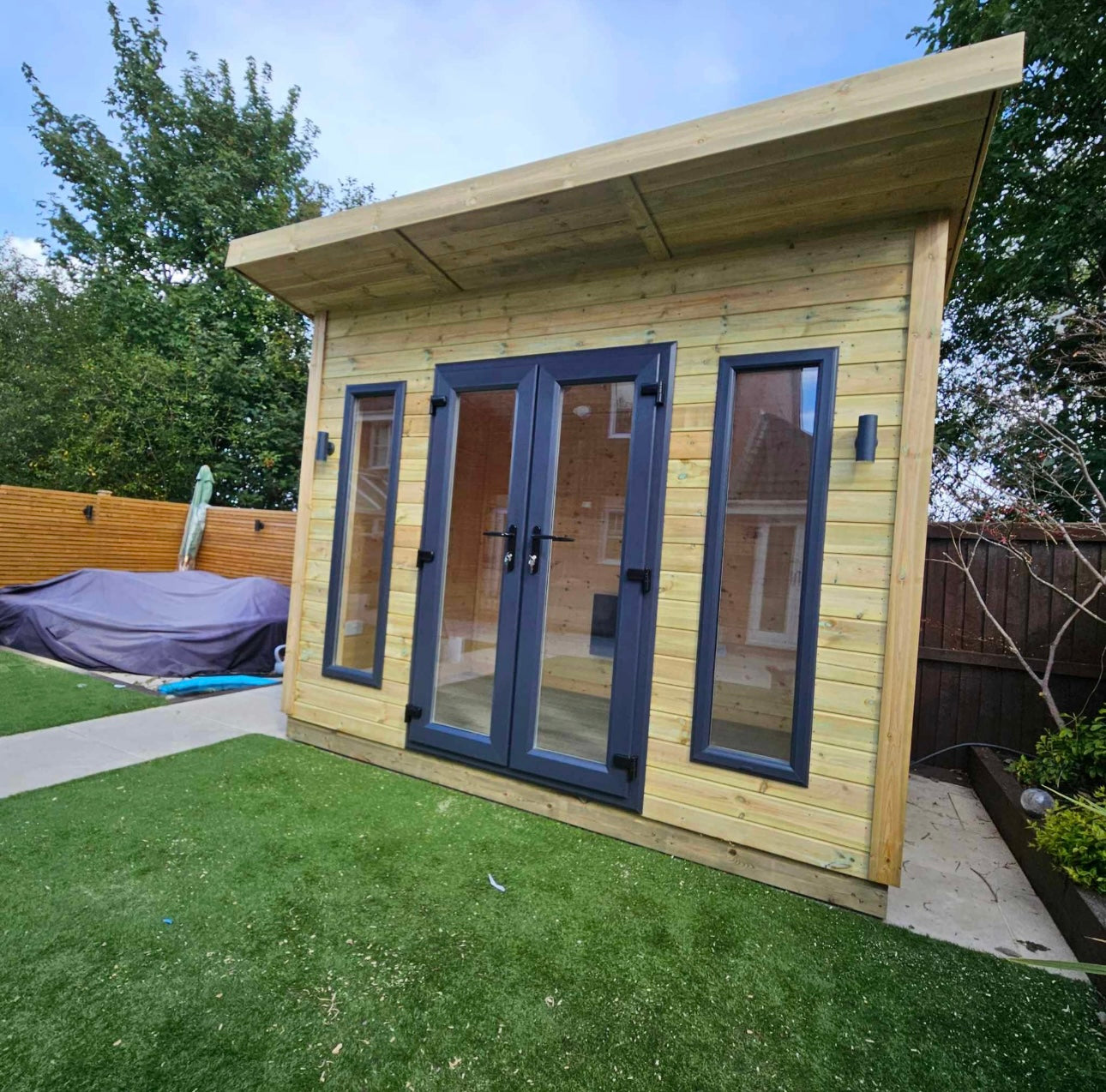 Monarch Garden Room - 16mm Loglap Cladding