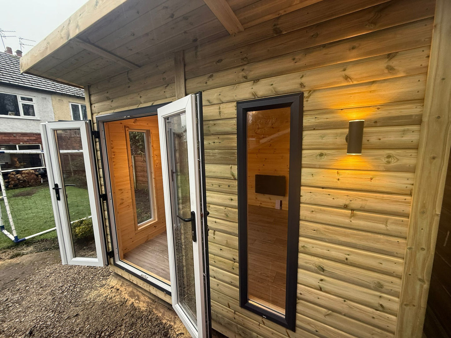 Monarch Garden Room - 16mm Loglap Cladding