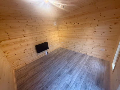 Monarch Garden Room - 16mm Loglap Cladding