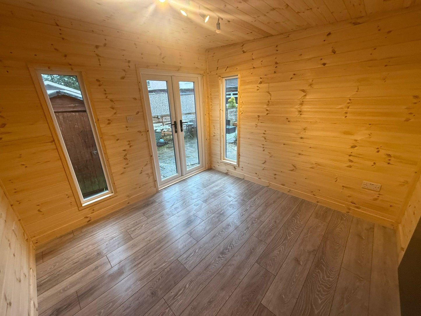 Monarch Garden Room - 16mm Loglap Cladding