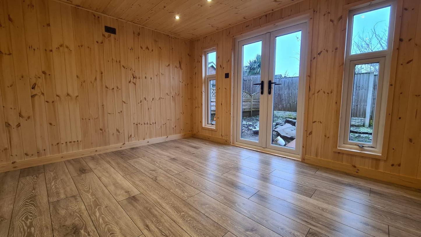 Uberhaus - Pent Style Roof