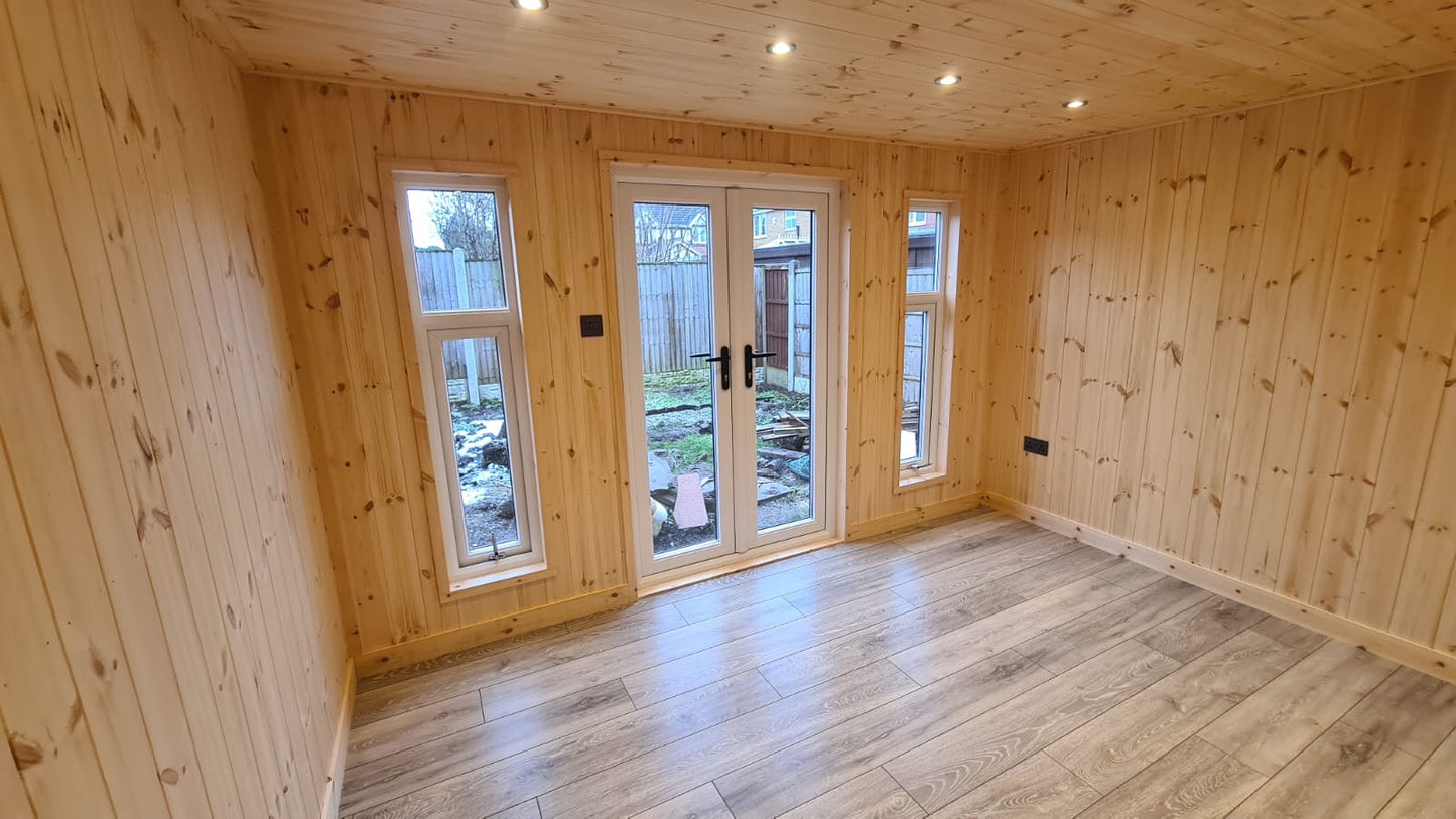 Uberhaus Combi - Pent Style Roof